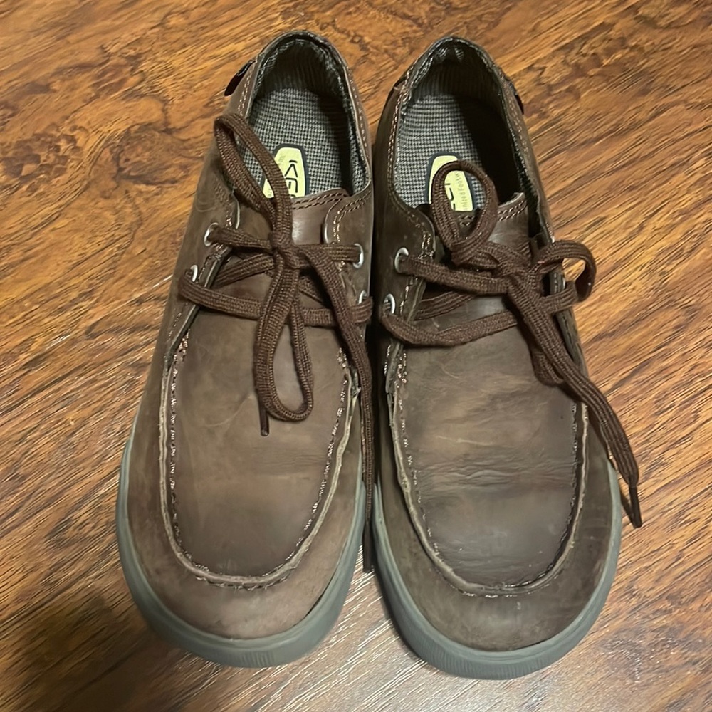 Boys Keen brown shoes size 3